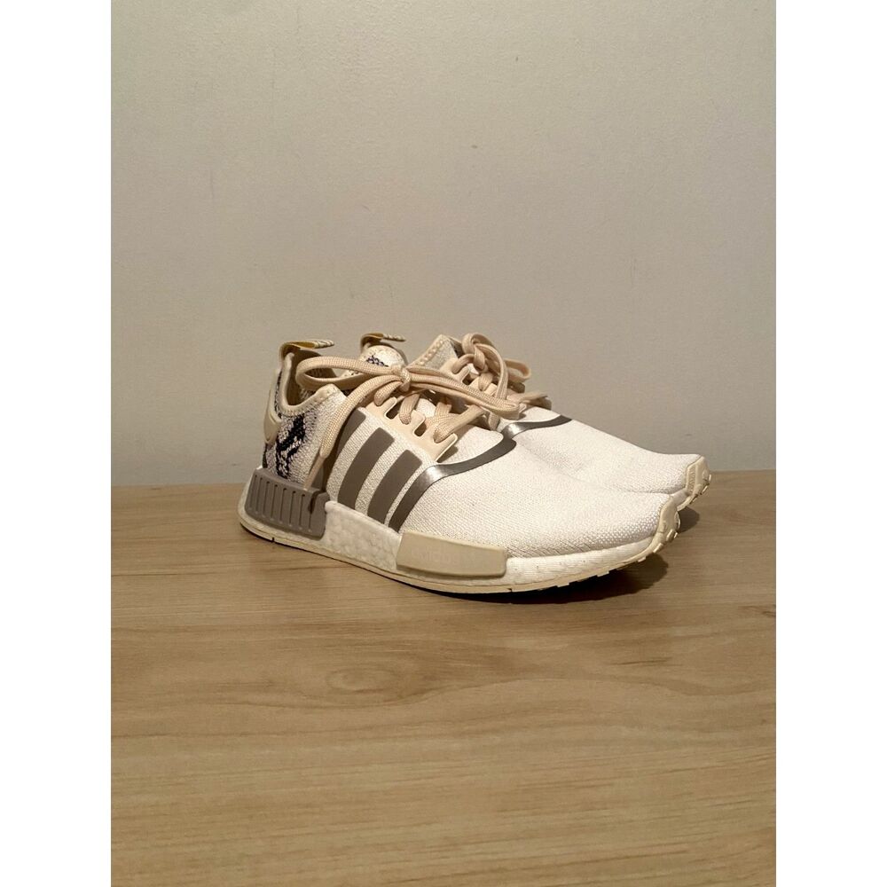 Adidas NMD_R1 W Women’s 7 Cream Boost Sneakers – FV3883 – w/ Original Box